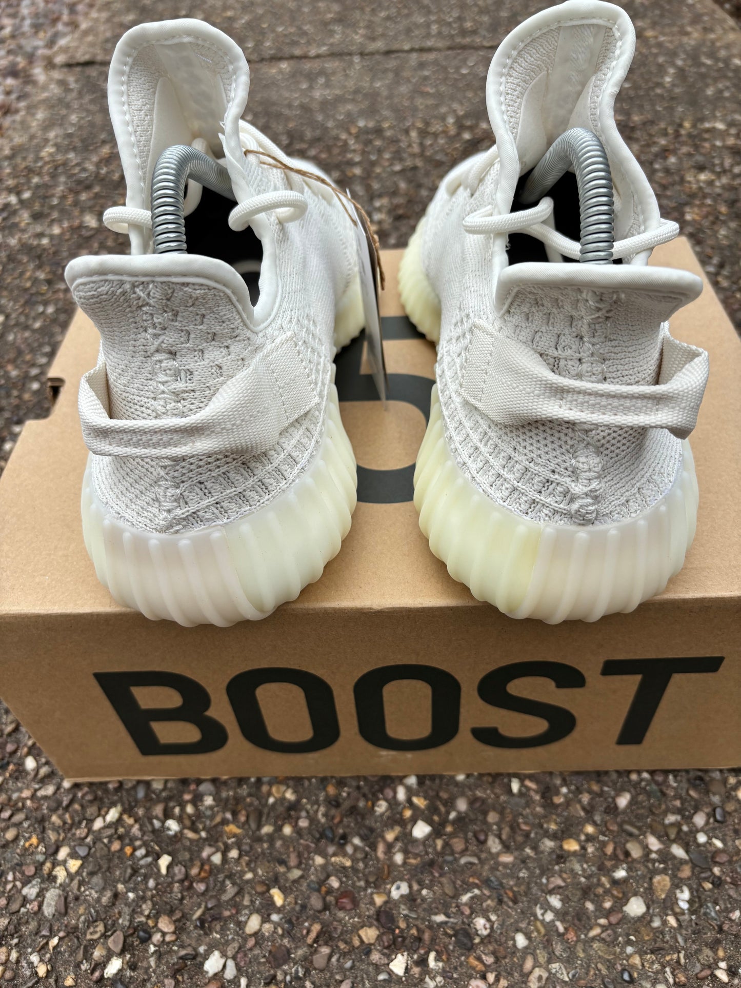 Yeezy Boost 350 V2 Bone